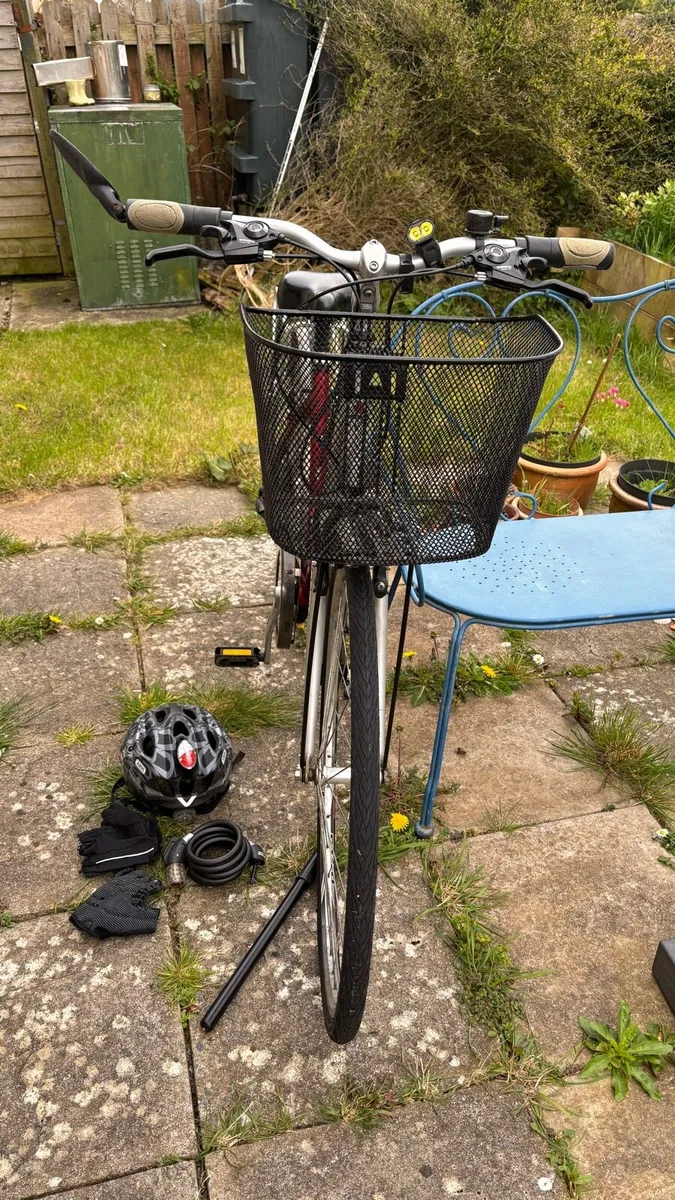 Ladies bicycle - Image 3