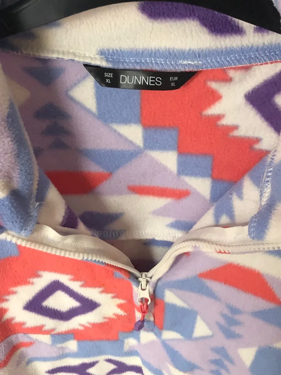 Multi coloured fleece. Size XL - Image 2