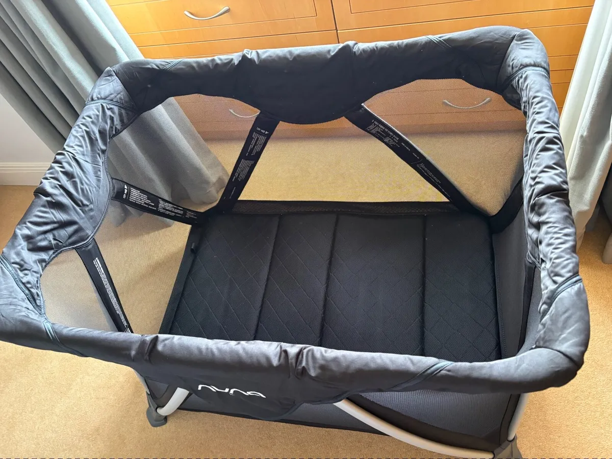 Nuna  Sena Aire Travel cot - great condition - Image 2