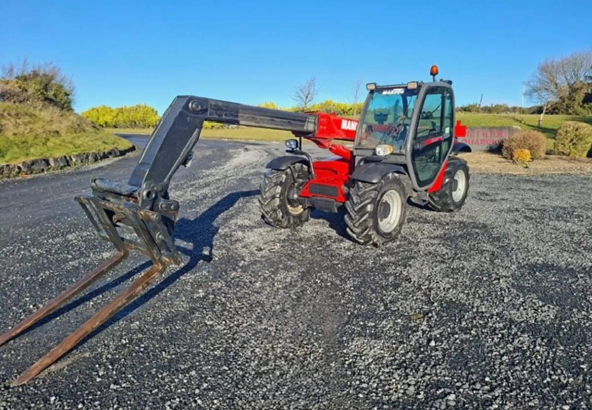 2009 Manitou MLT627T Telehandler - Image 1