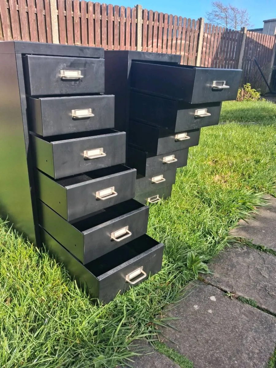 2x metal storage cabinets 6dw - Image 2