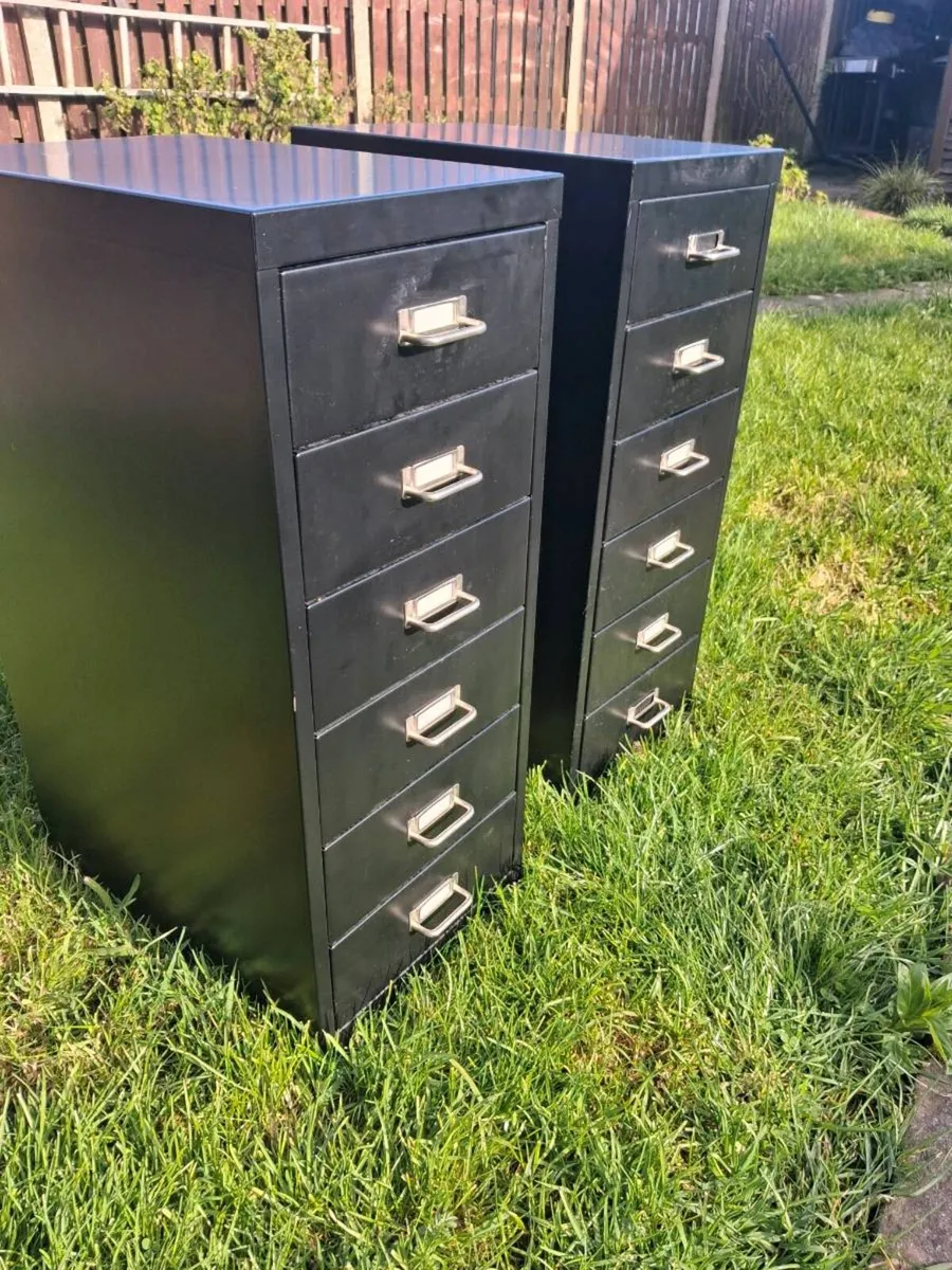 2x metal storage cabinets 6dw - Image 3