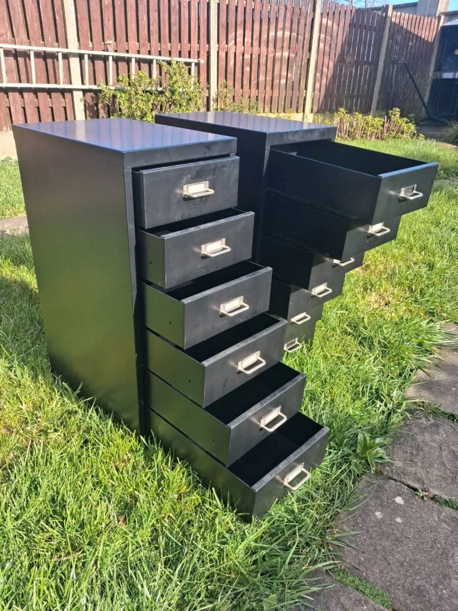 2x metal storage cabinets 6dw - Image 4