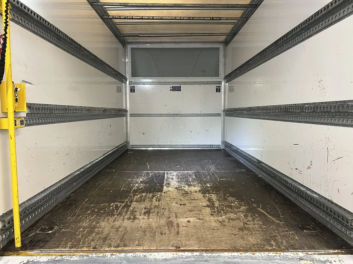 2022 Ford Transit Luton Box Van - Image 3
