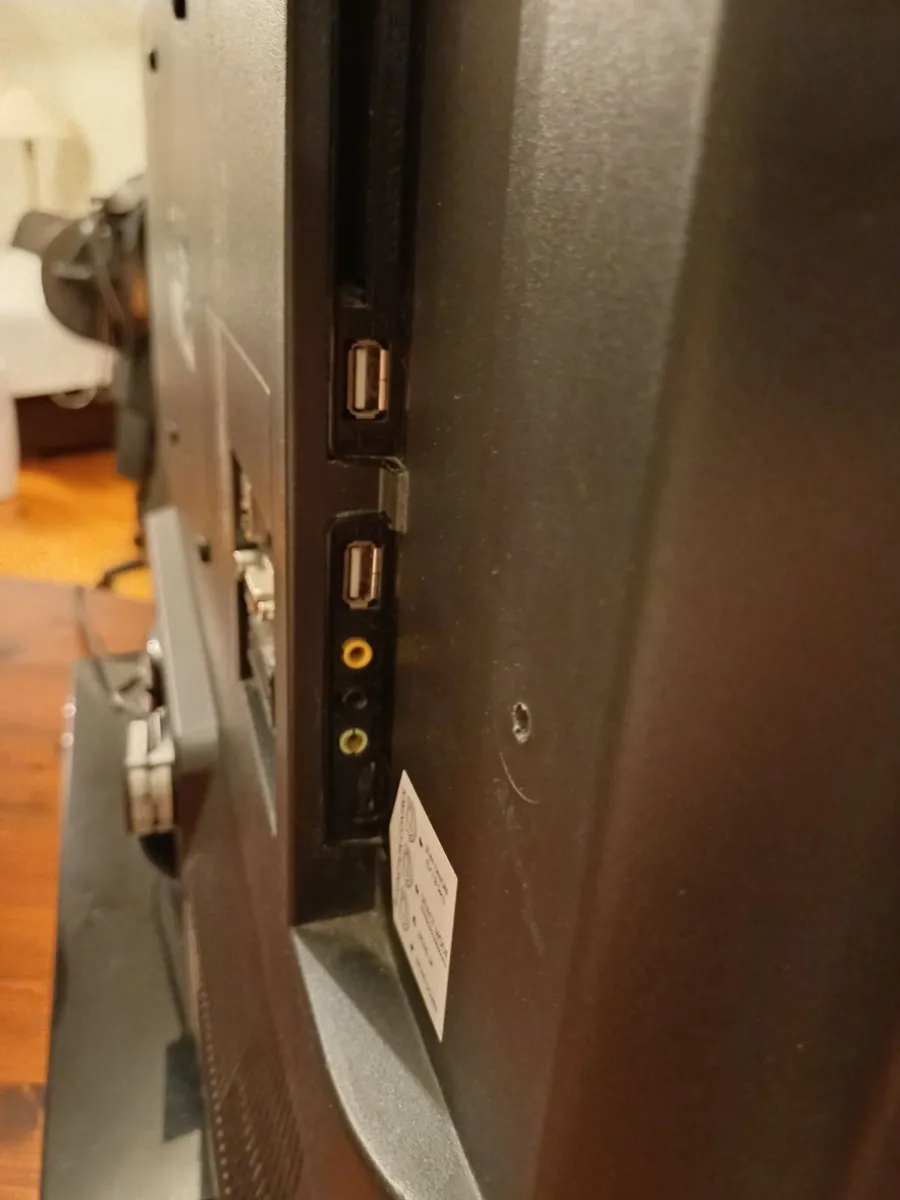 Panasonic 39 inch LCD TV - Image 2