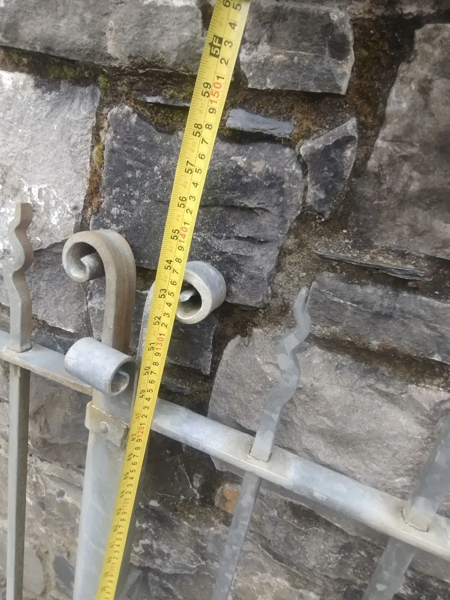 Antique entrance gates 9'2" X 4'8" - Image 2