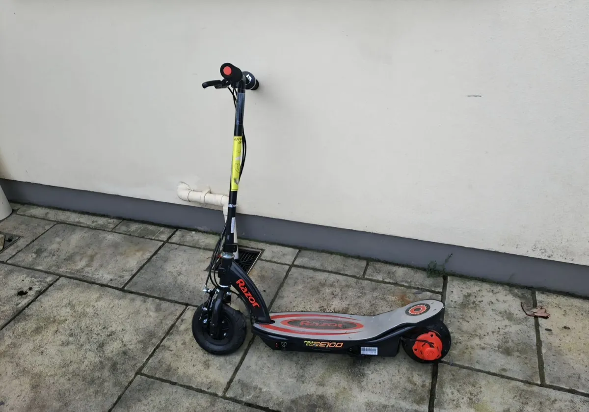 Bicycles and e scooter - Image 3