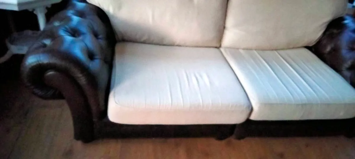 3 seater couch leather arms perfect condition - Image 2