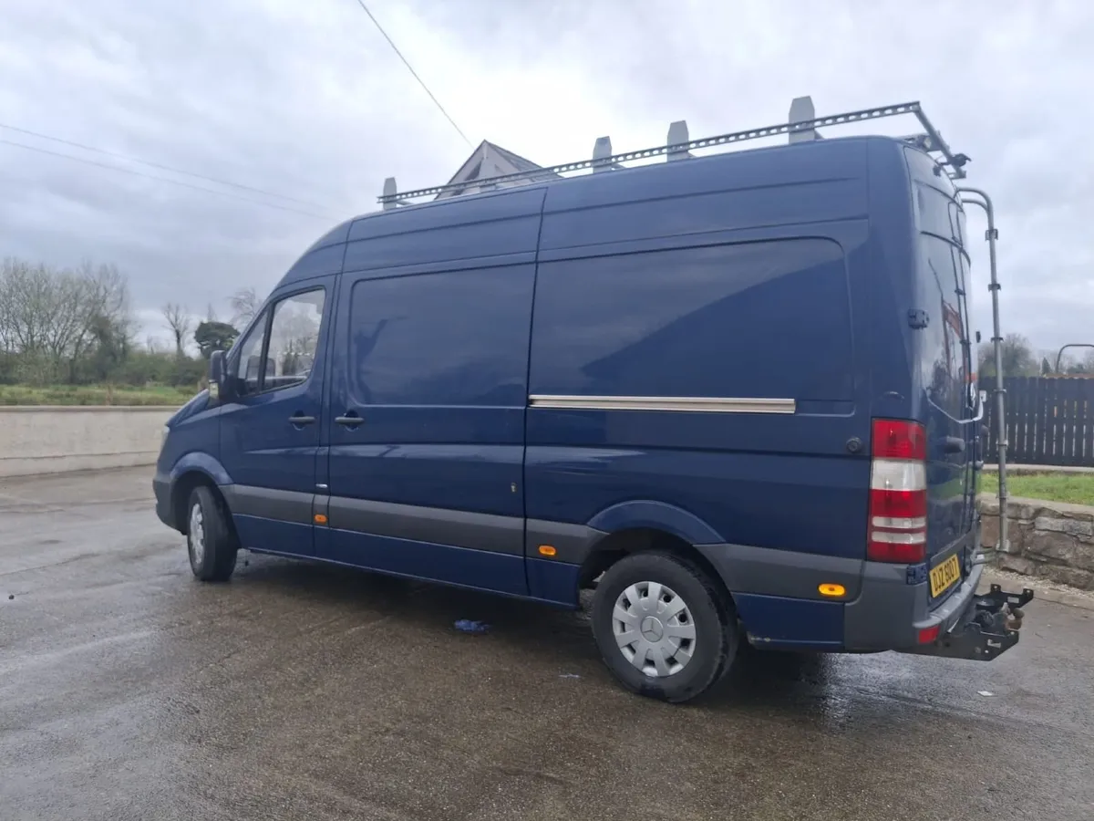 Mercedes-Benz Sprinter 2009 - Image 2