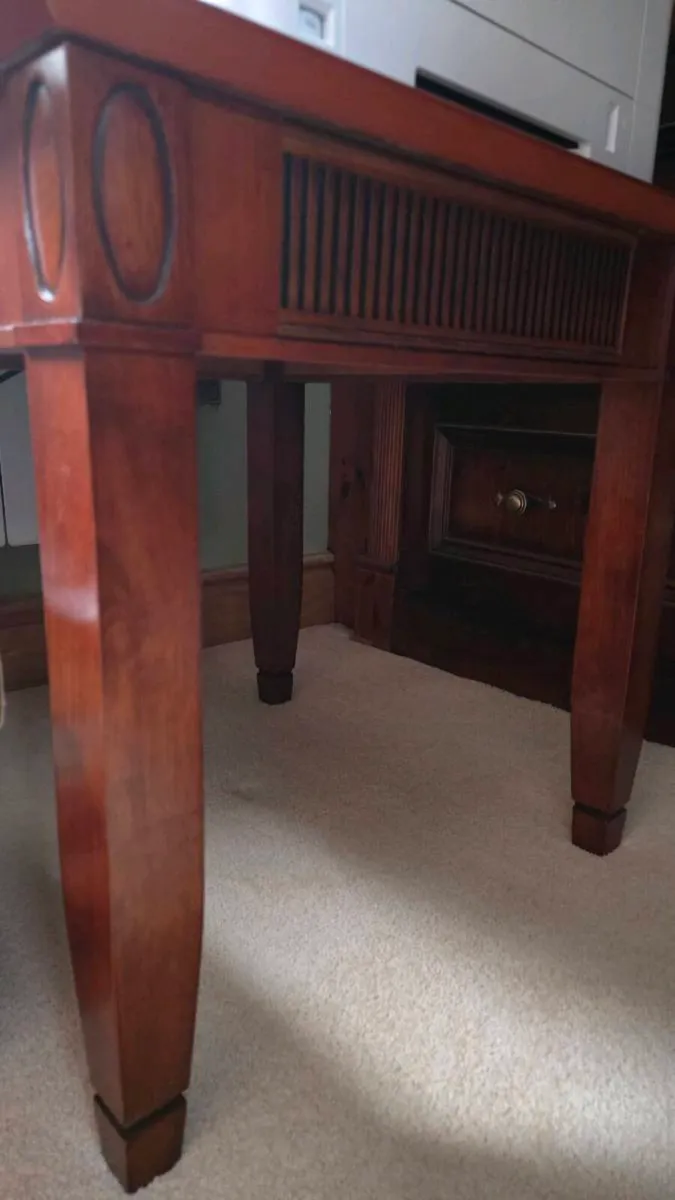 Side Table Mahogany - Image 3