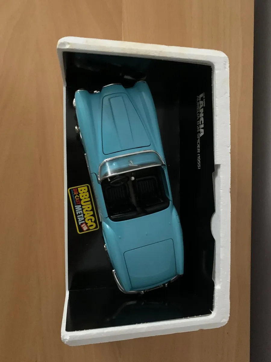 Lancia Aurelia B24 Spider (1955) 1/18 Burago Model - Image 4
