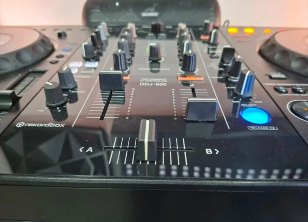 PIONEER DDJ 800 - Image 4