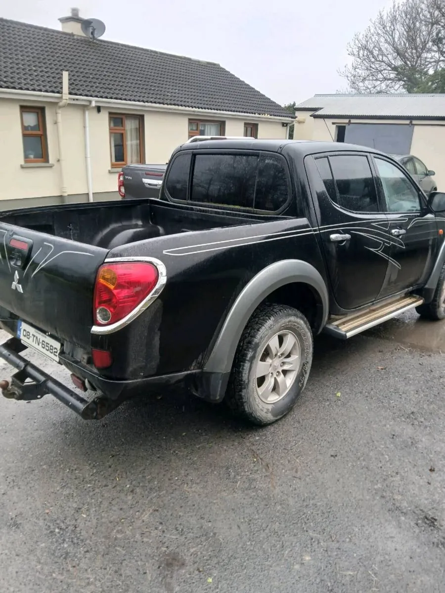 L200 - Image 2