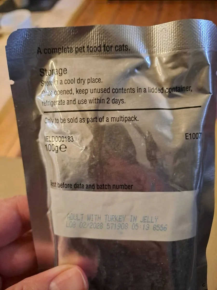 85 pouches box of food - Image 3