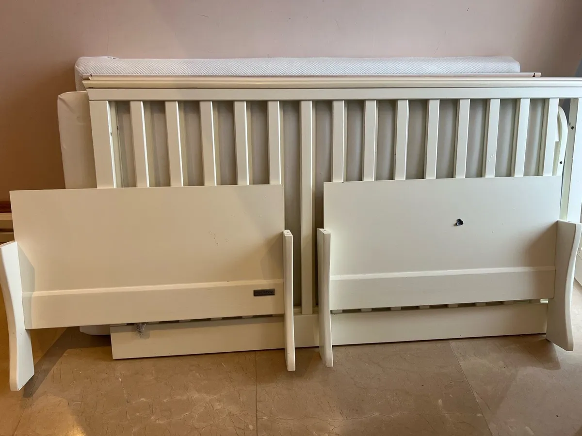 Mamas & papas Cot bed - Image 1