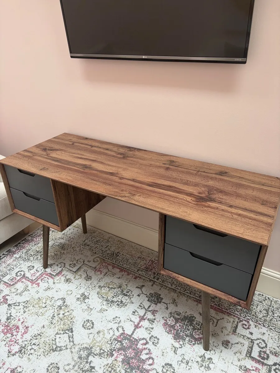 4 drawer office desk / vanity / makeup table - Image 2