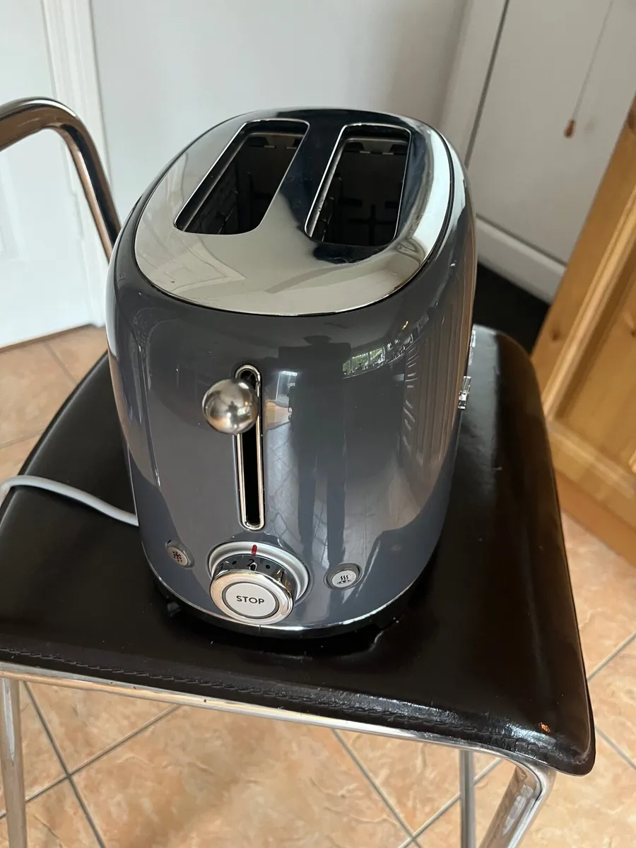 SMEG Grey 2 Slice Toaster - Image 2