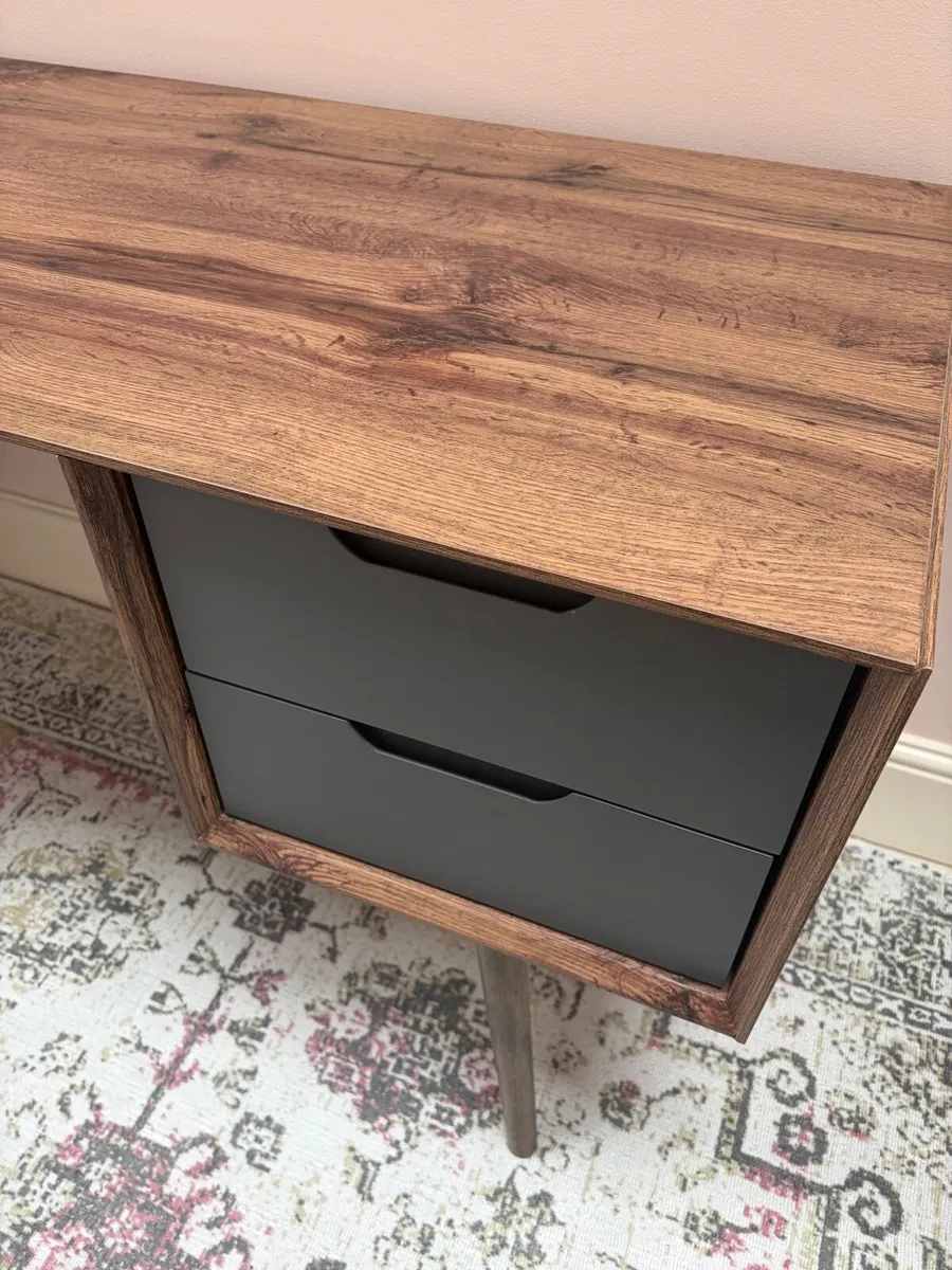 4 drawer office desk / vanity / makeup table - Image 4