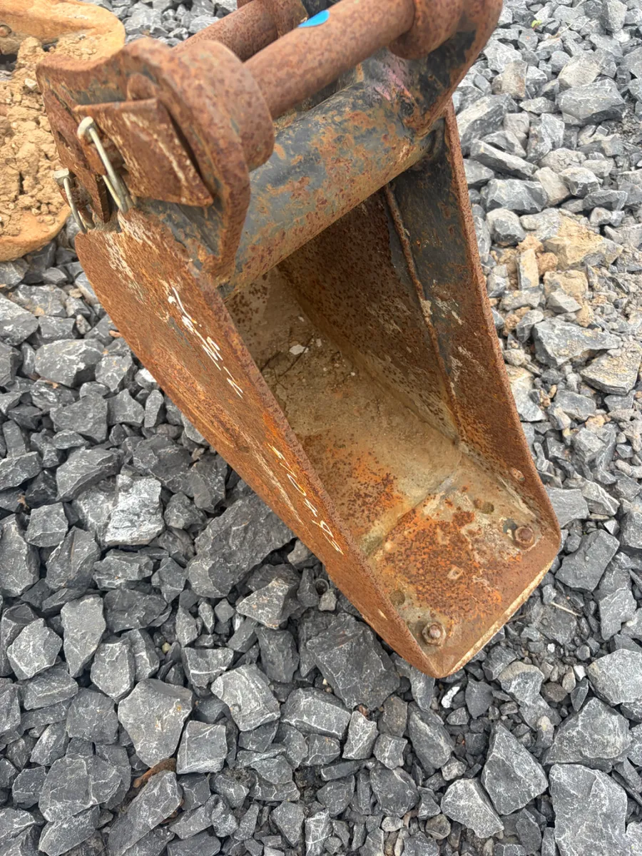 Strickland 30mm pin 1ft gummy bucket - Image 3