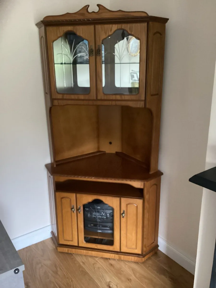Corner Display and TV Unit - Image 2