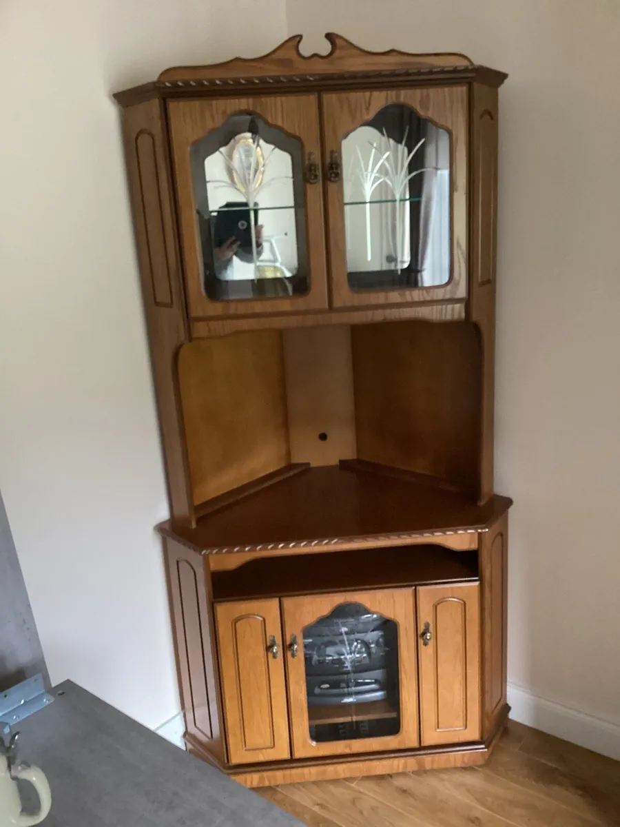 Corner Display and TV Unit - Image 1