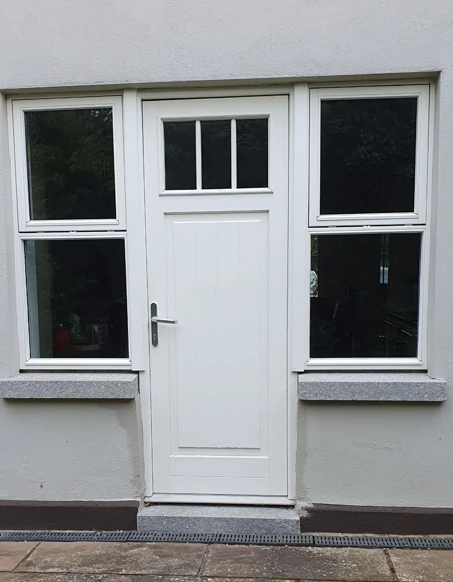 Door with windows - Image 1