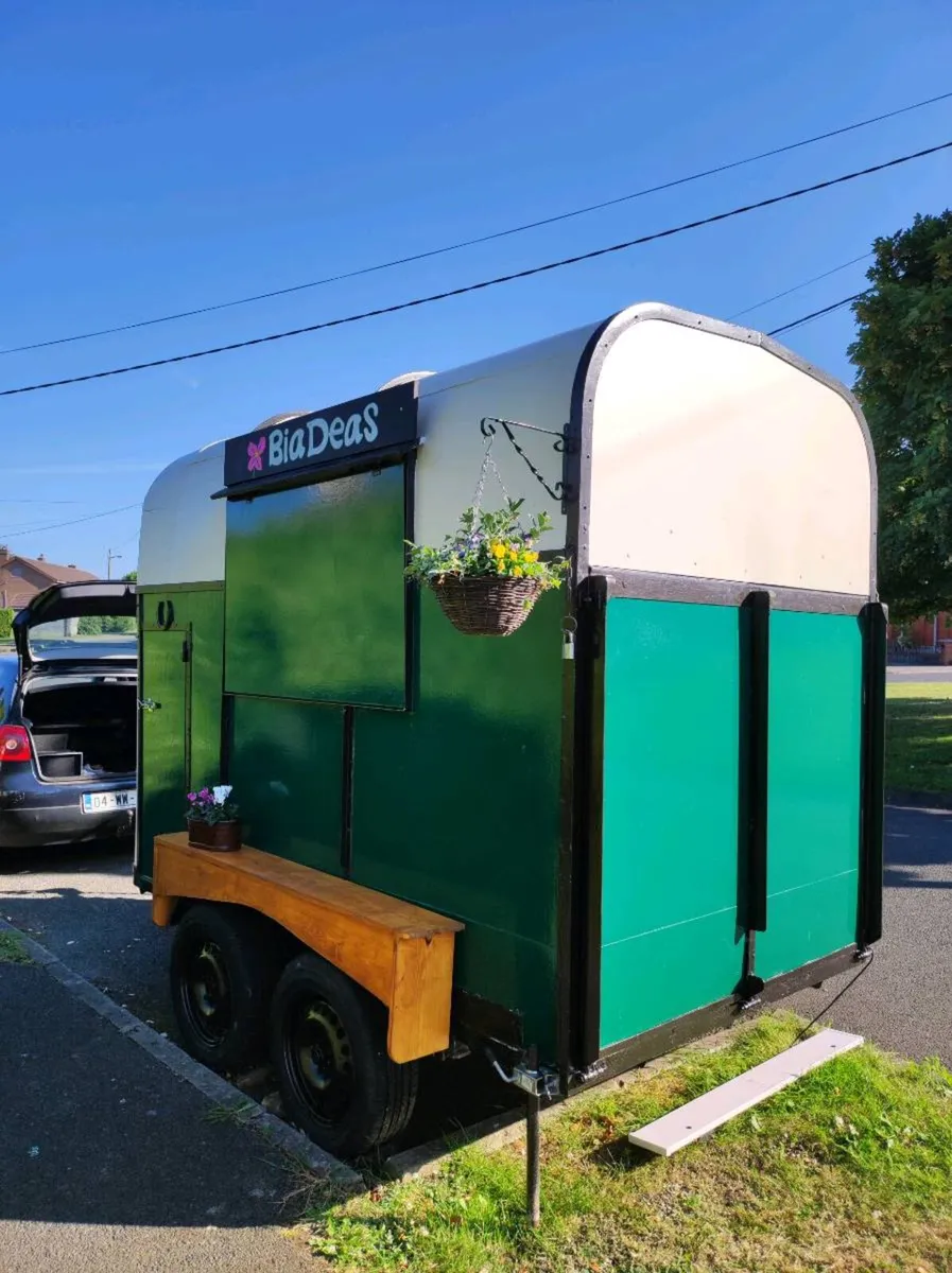 Authentic Horsebox Food truck/catering/events - Image 2
