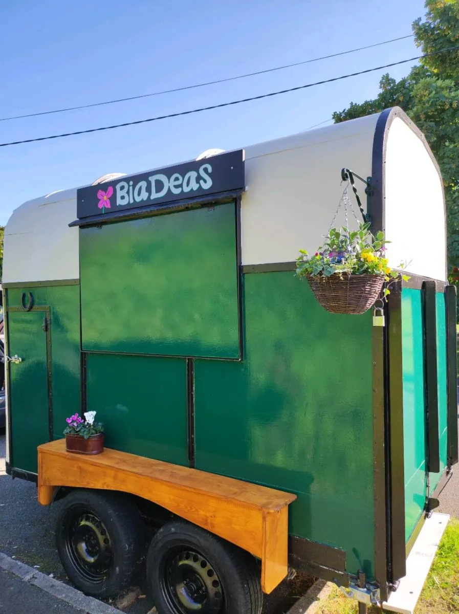 Authentic Horsebox Food truck/catering/events - Image 3
