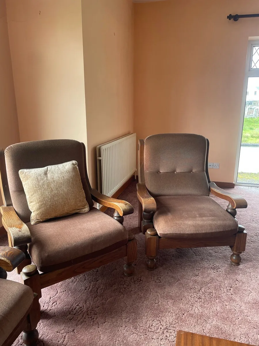 Solid Oak wood 3 seater sofa and 2 armchairs - Image 3