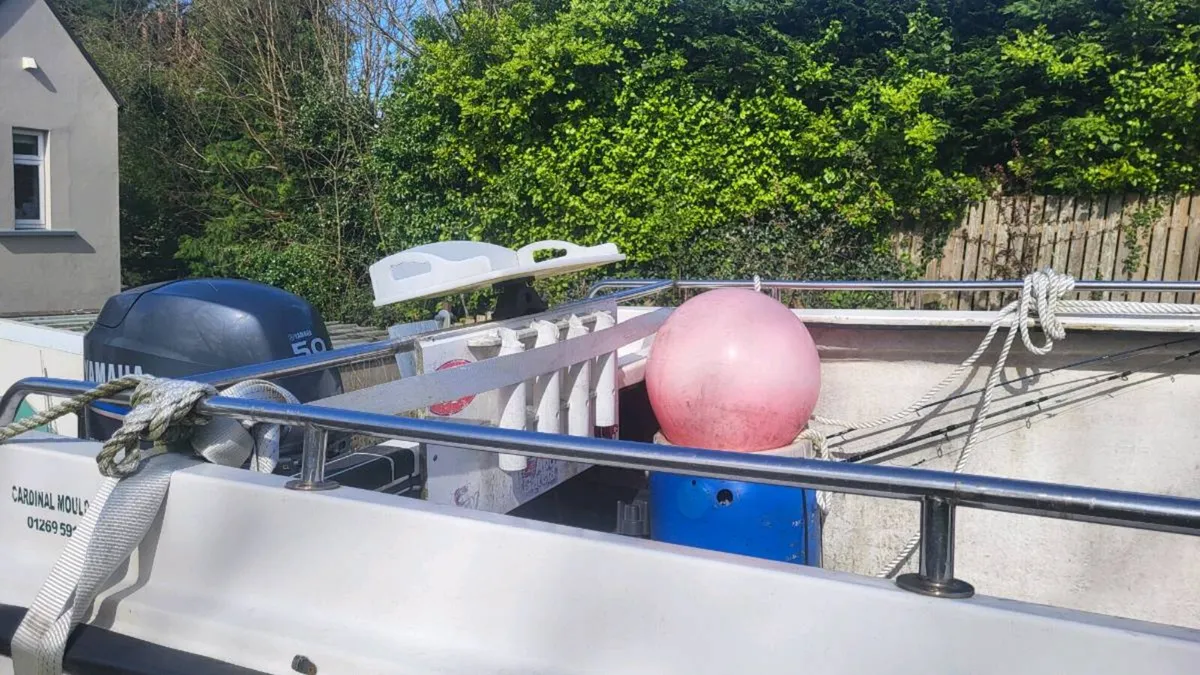 Sea fishing boat - Image 2