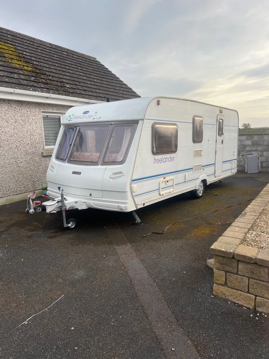 Lunar freelander 4 berth caravan - Image 2