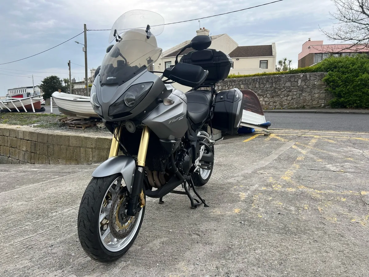 Triumph Tiger 1050 ABS - Image 1