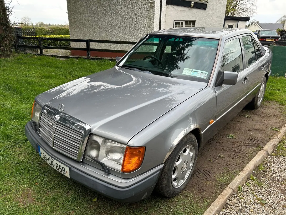 Mercedes-Benz E-Class 1993 200E - Image 1