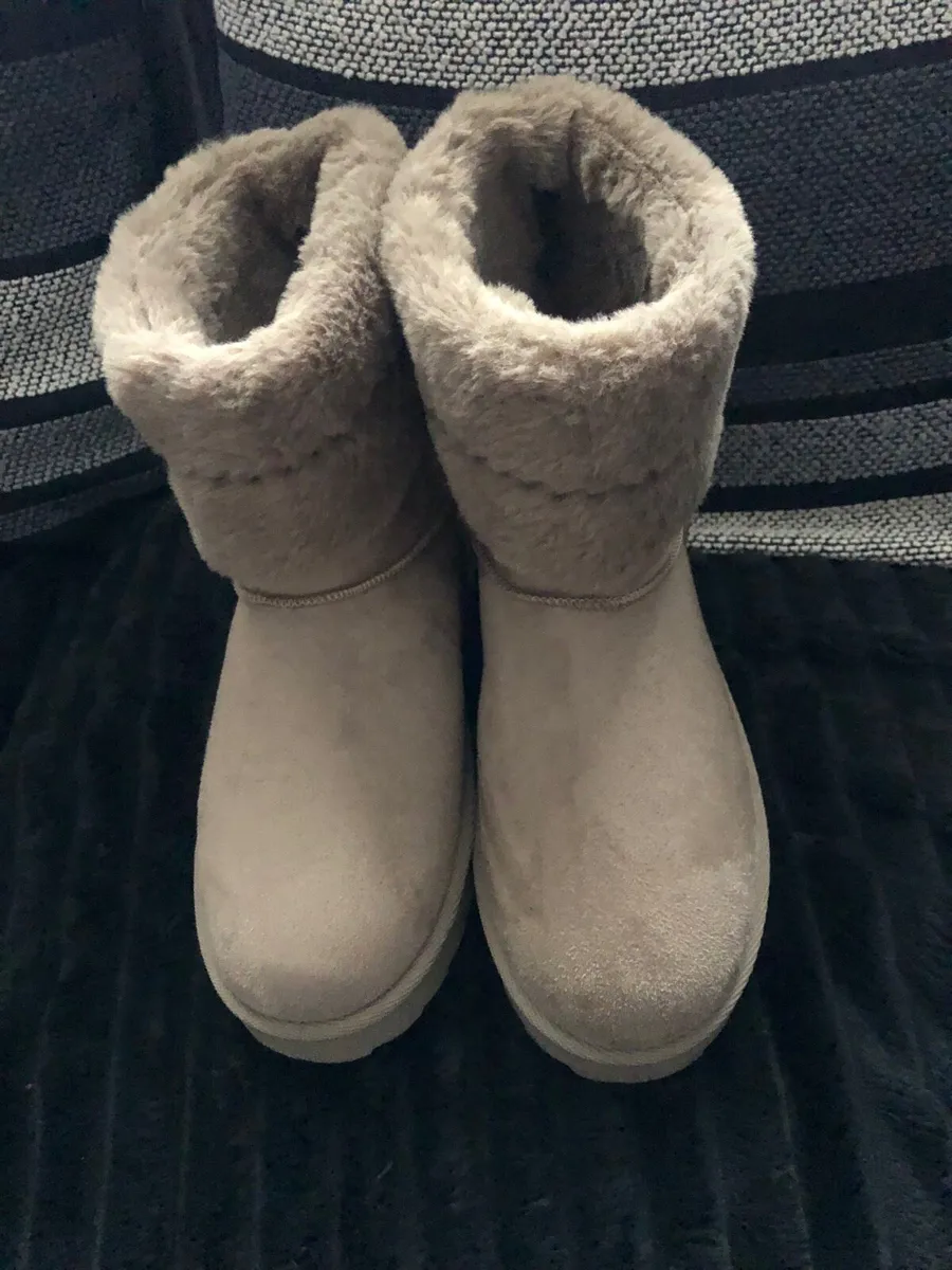 Ladies new boots size 5 €10 - Image 4