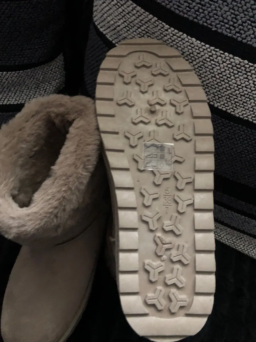 Ladies new boots size 5 €10 - Image 3