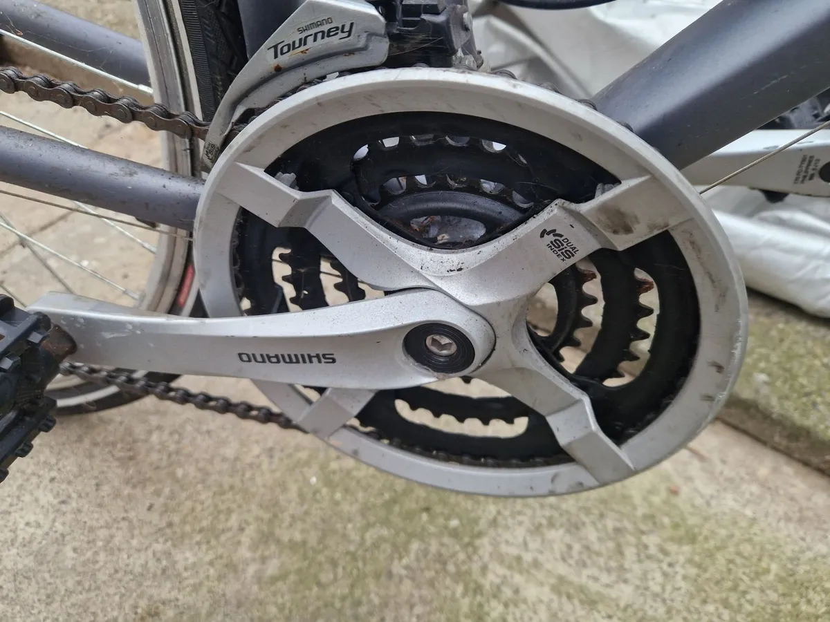 Ladies Raleigh bike with back carrier.Never used . - Image 3