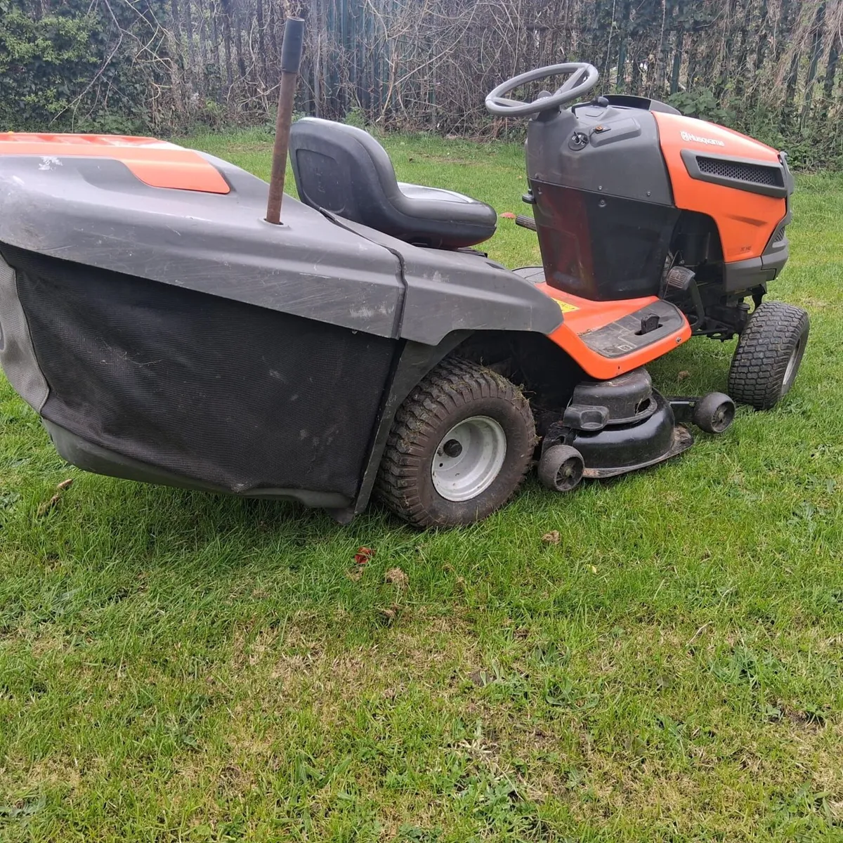 Husquavarna Ride on Mower TC142 - Image 3