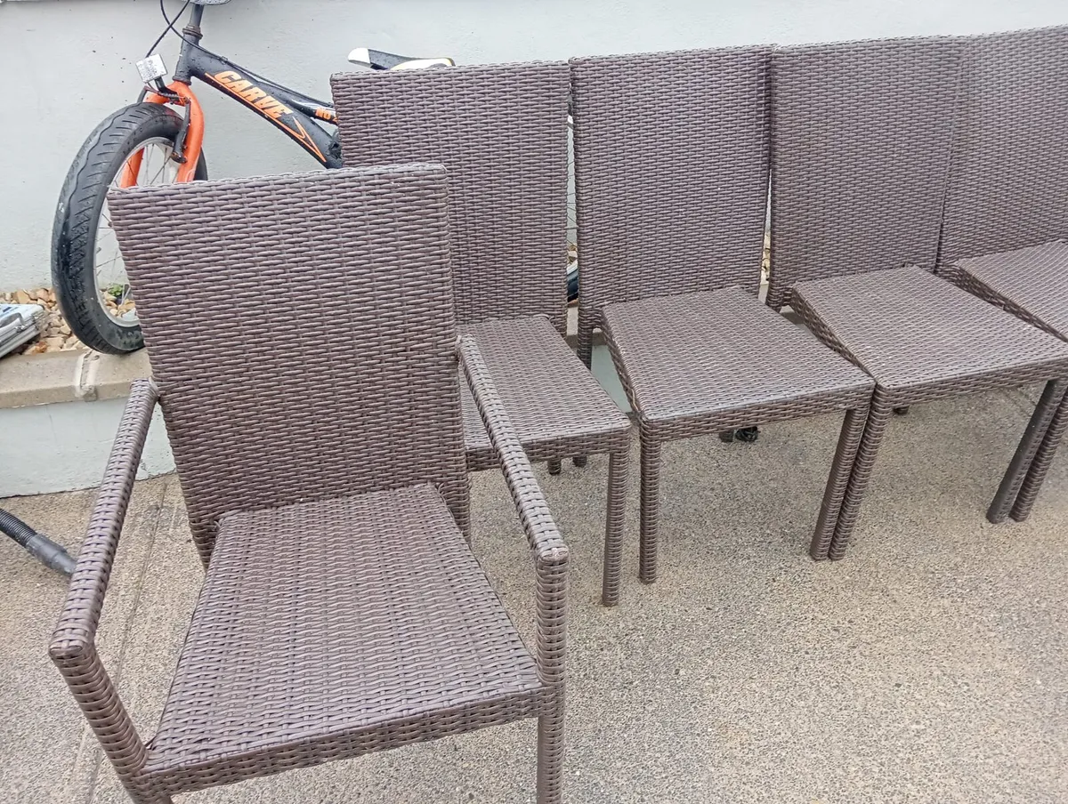 Rattan chairs - Image 4