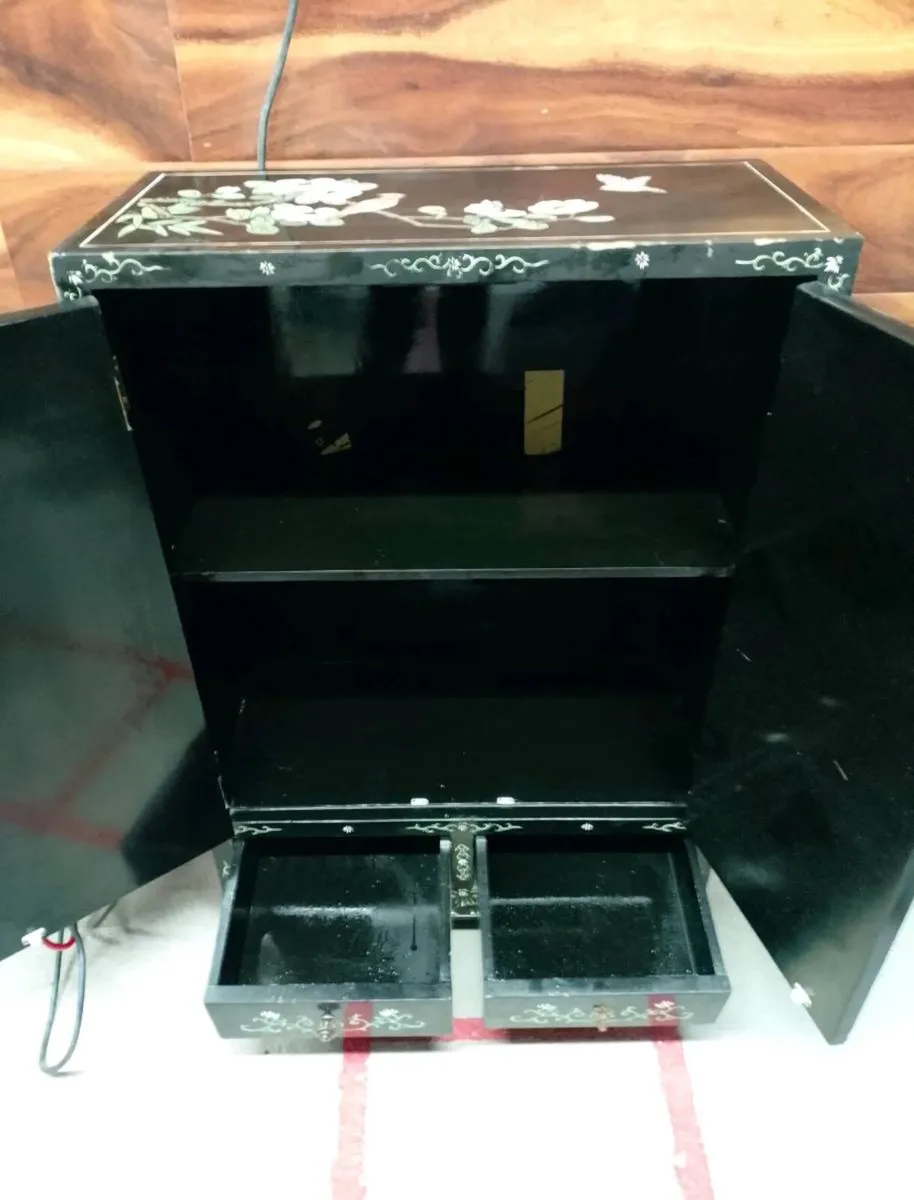 Chinese cabinet - Image 4