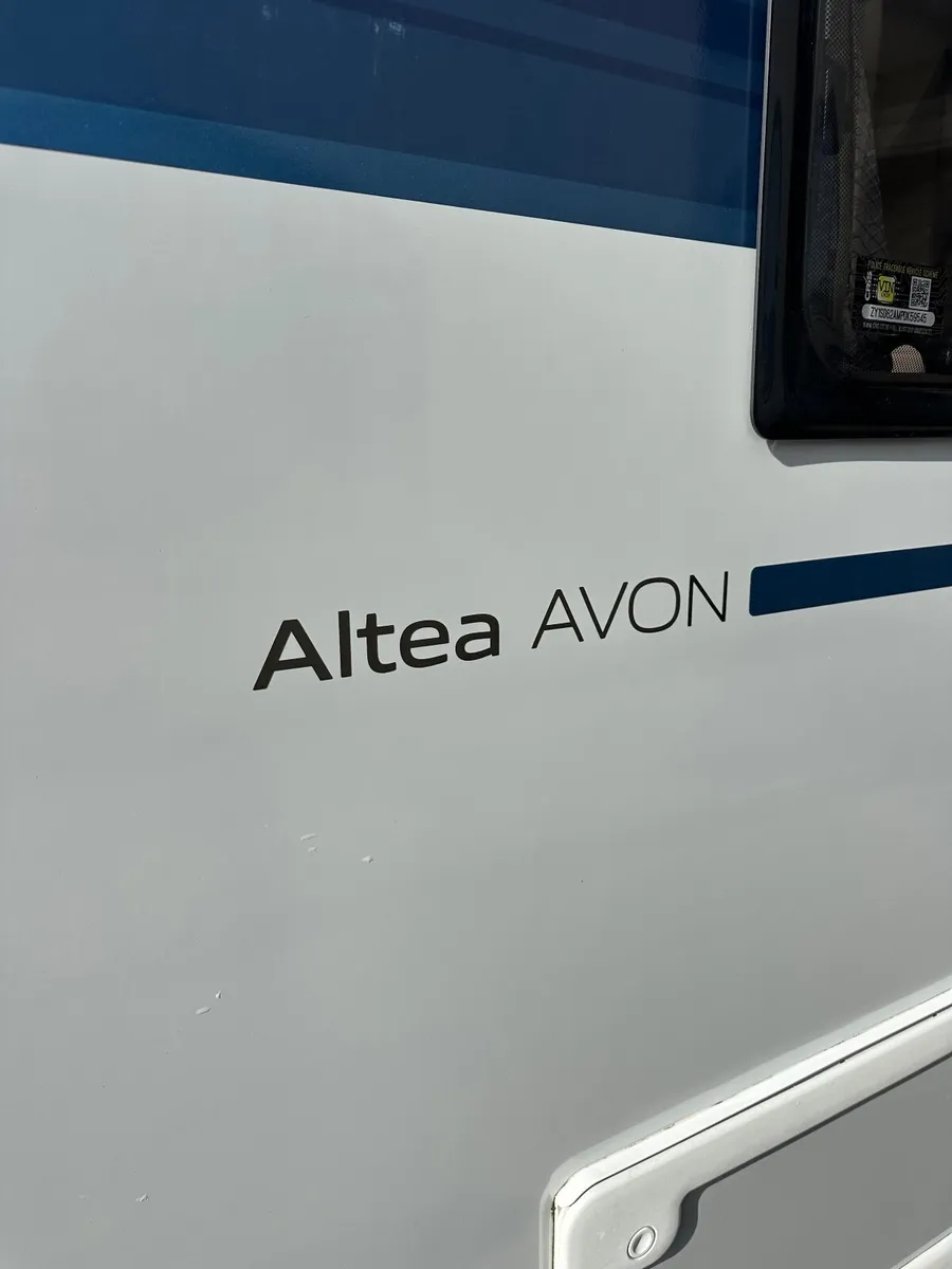 6 Berth Caravan - Image 3