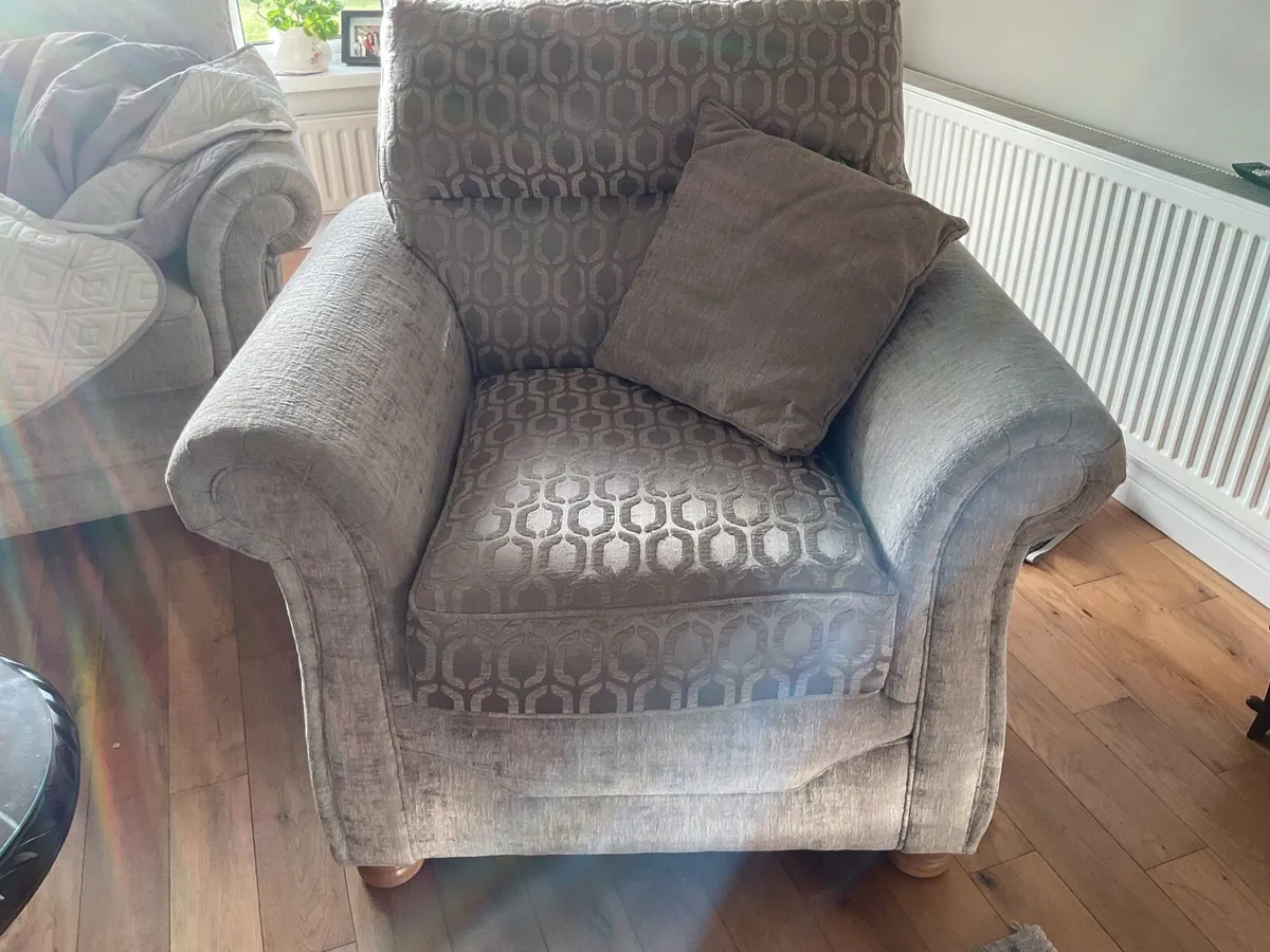 Suite of furniture - Image 4