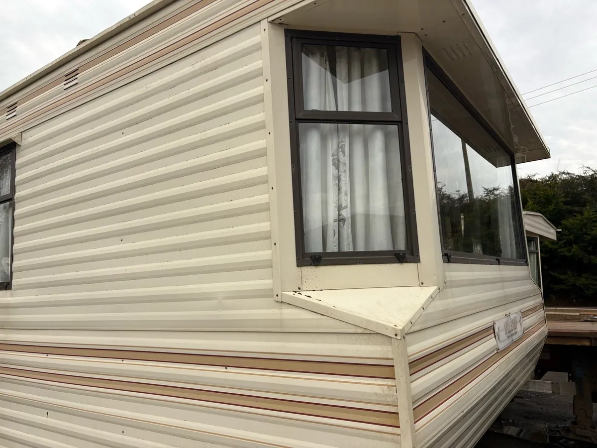 Mobile home 34x10 free delivery - Image 1