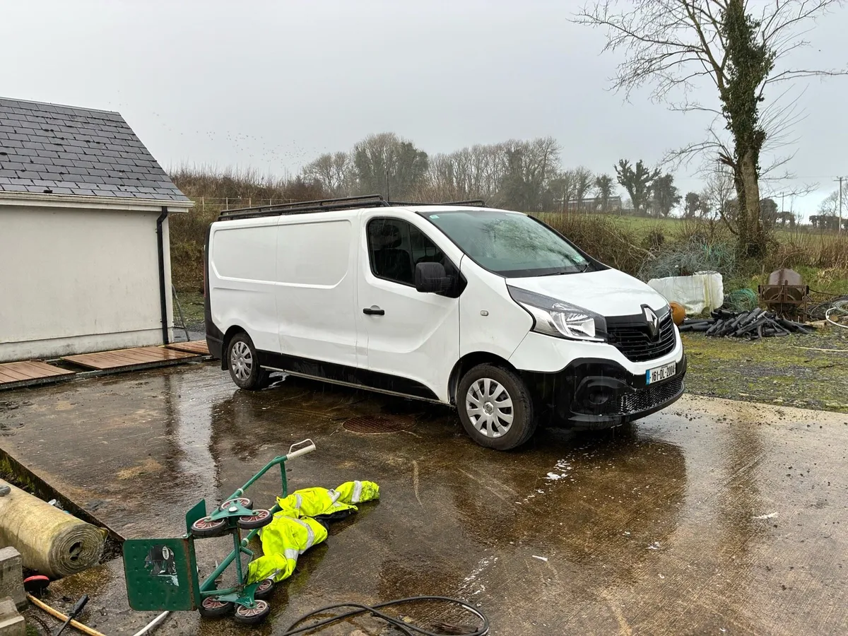 2016 Renault trafic - Image 1