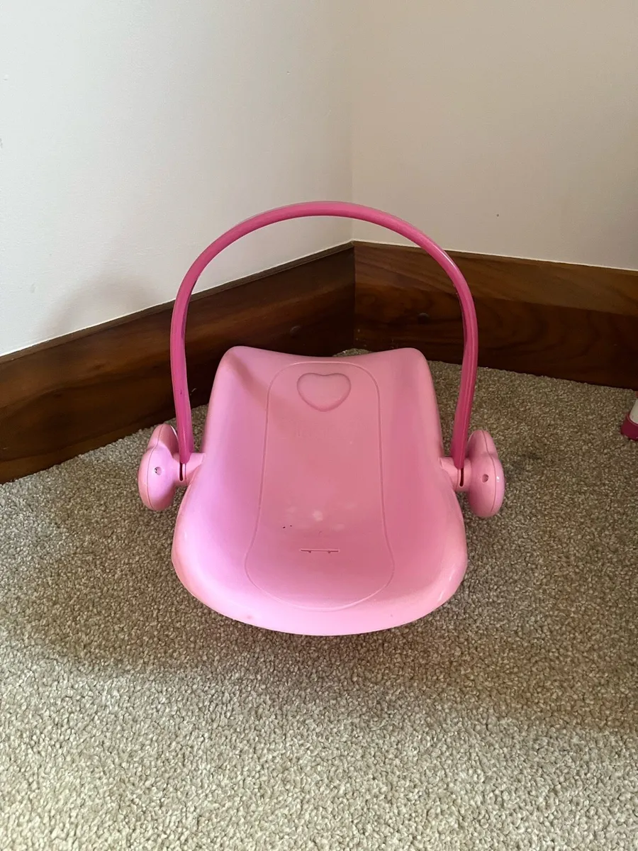 Hauck dolls cot - Image 2