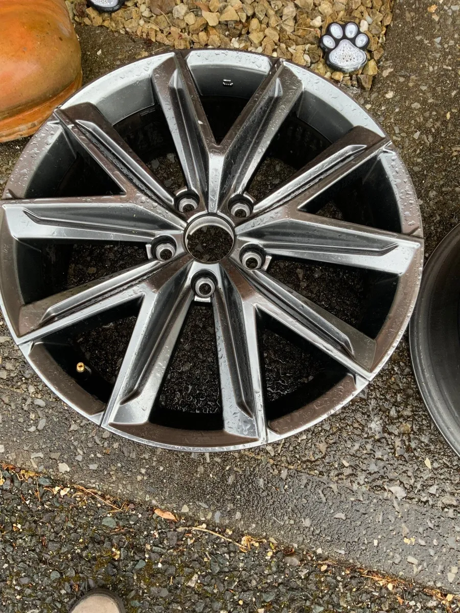 Car Wheels - Image 1