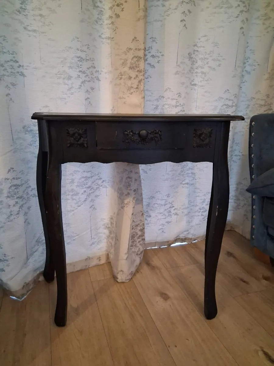 Ornate Style Table - Image 1