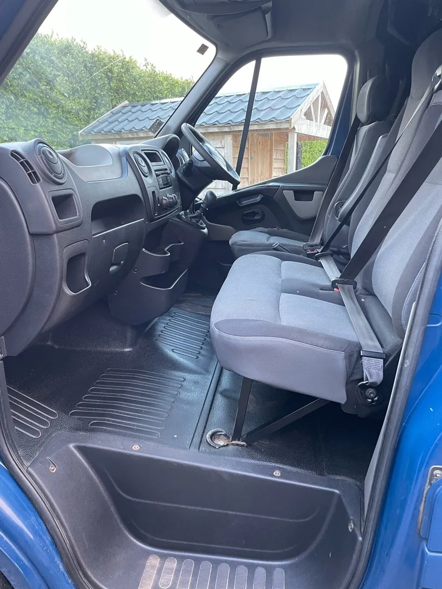 Renault master van - Image 4