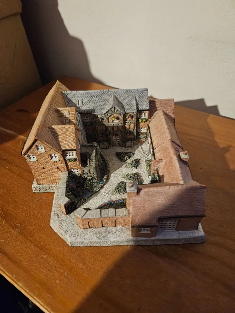 Miniature Eggars Hall Ornament - Image 2