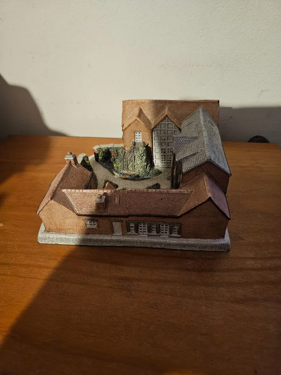 Miniature Eggars Hall Ornament - Image 3