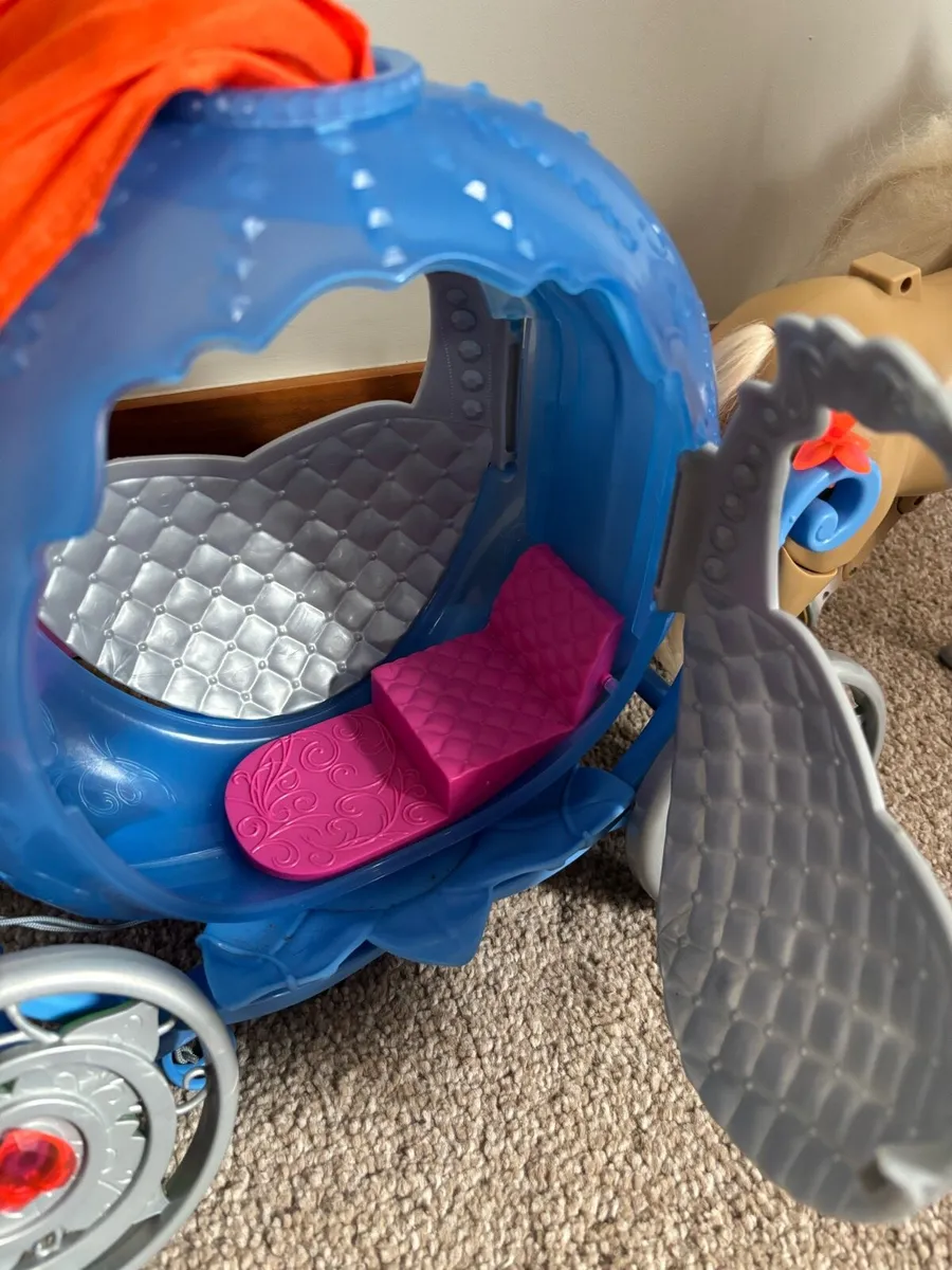 Barbie dolls and accessories - Image 4